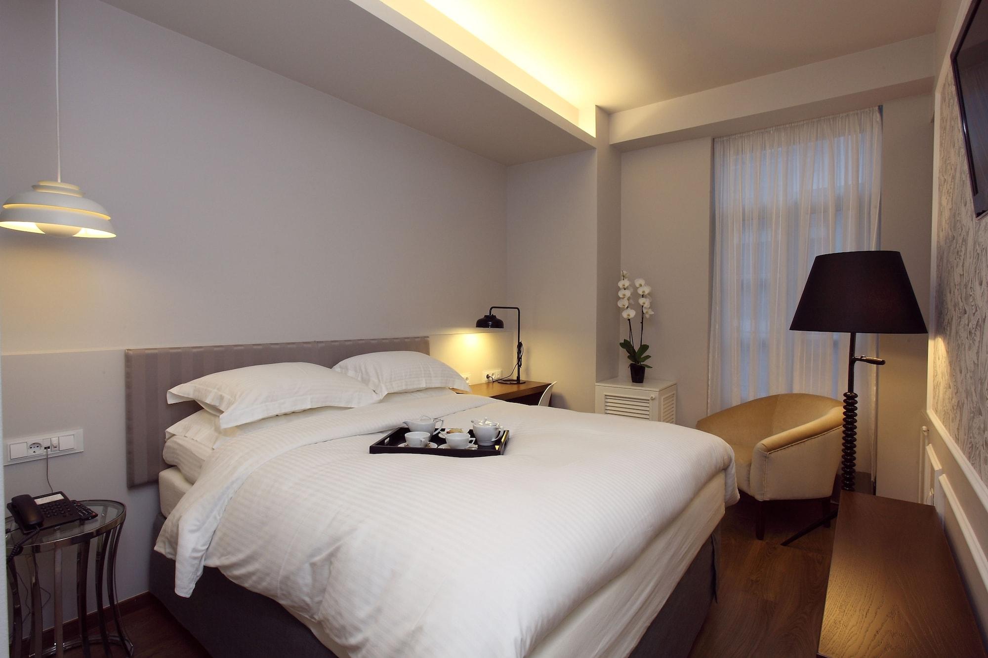 Hotel Metropolis Janina Zewnętrze zdjęcie