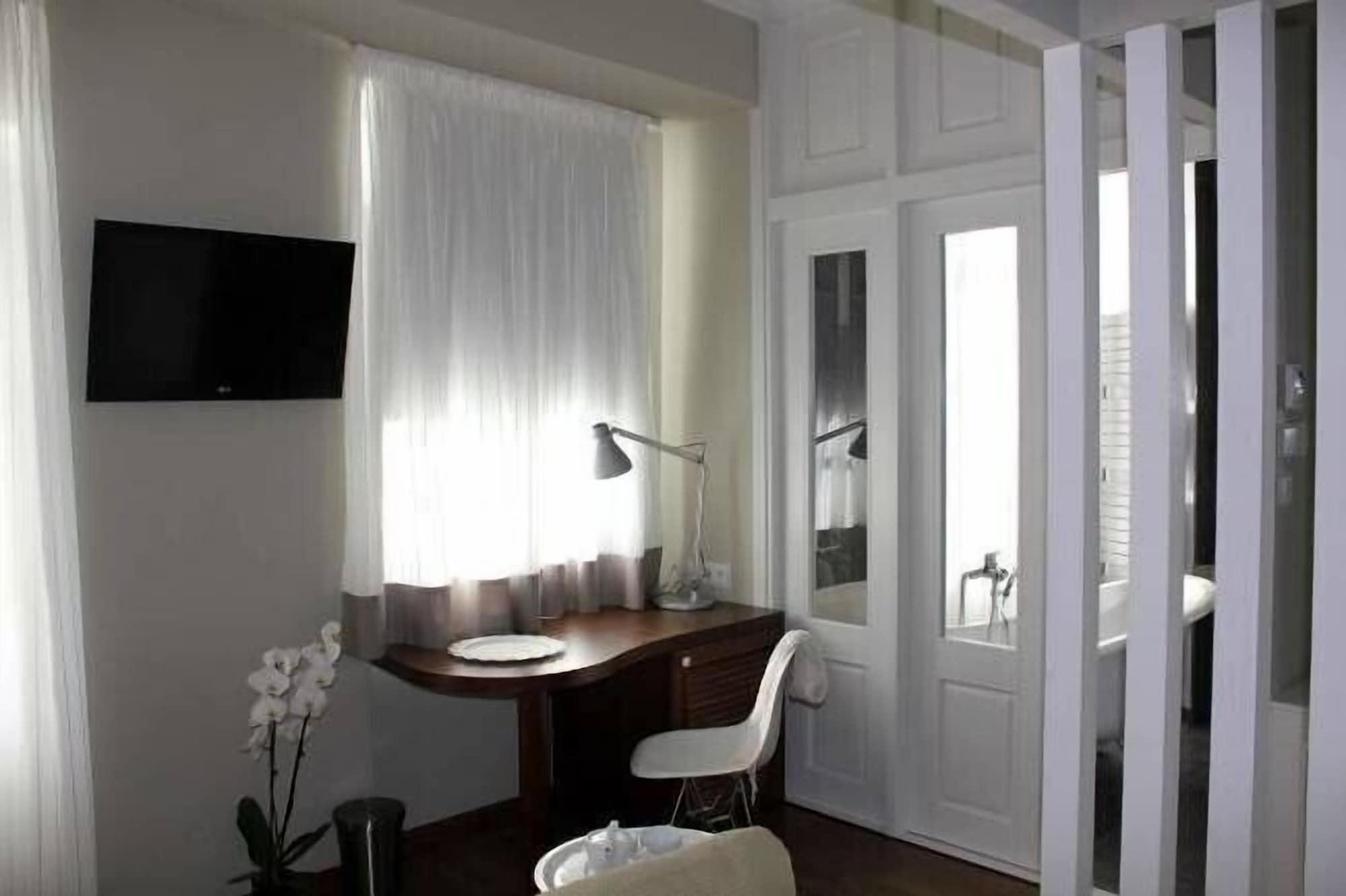 Hotel Metropolis Janina Zewnętrze zdjęcie